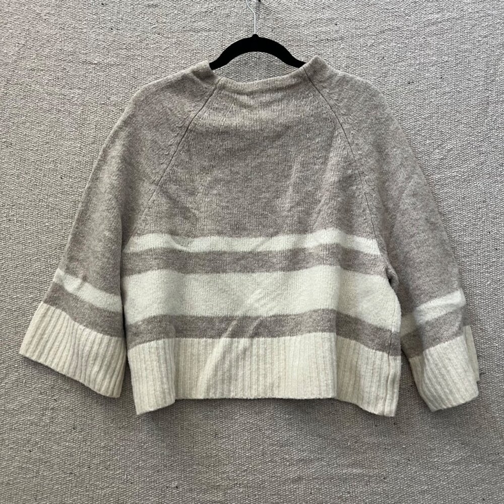 Banana Republic Womens Crop Sweater Size Medium Beige & Cream Merino Wool Pullov